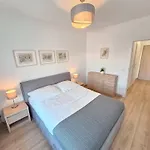 Loft 19 - W Cenie Prywatne Miejsce Postojowe Lub Garaz Estetino